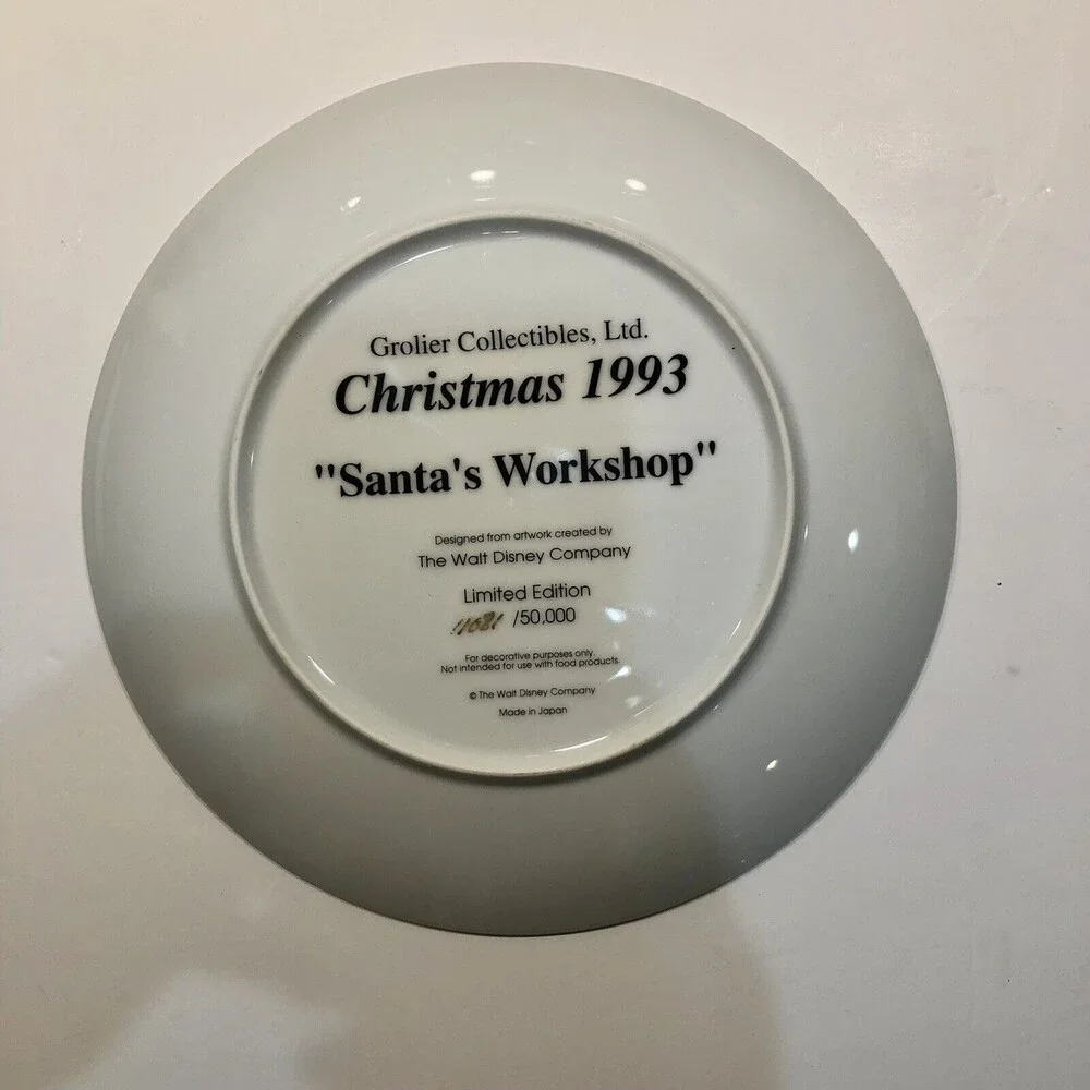 COLLECTABLE PLATTE CHRISTMAS 1993 THE WALT DISNEY COMPANY 8.5
